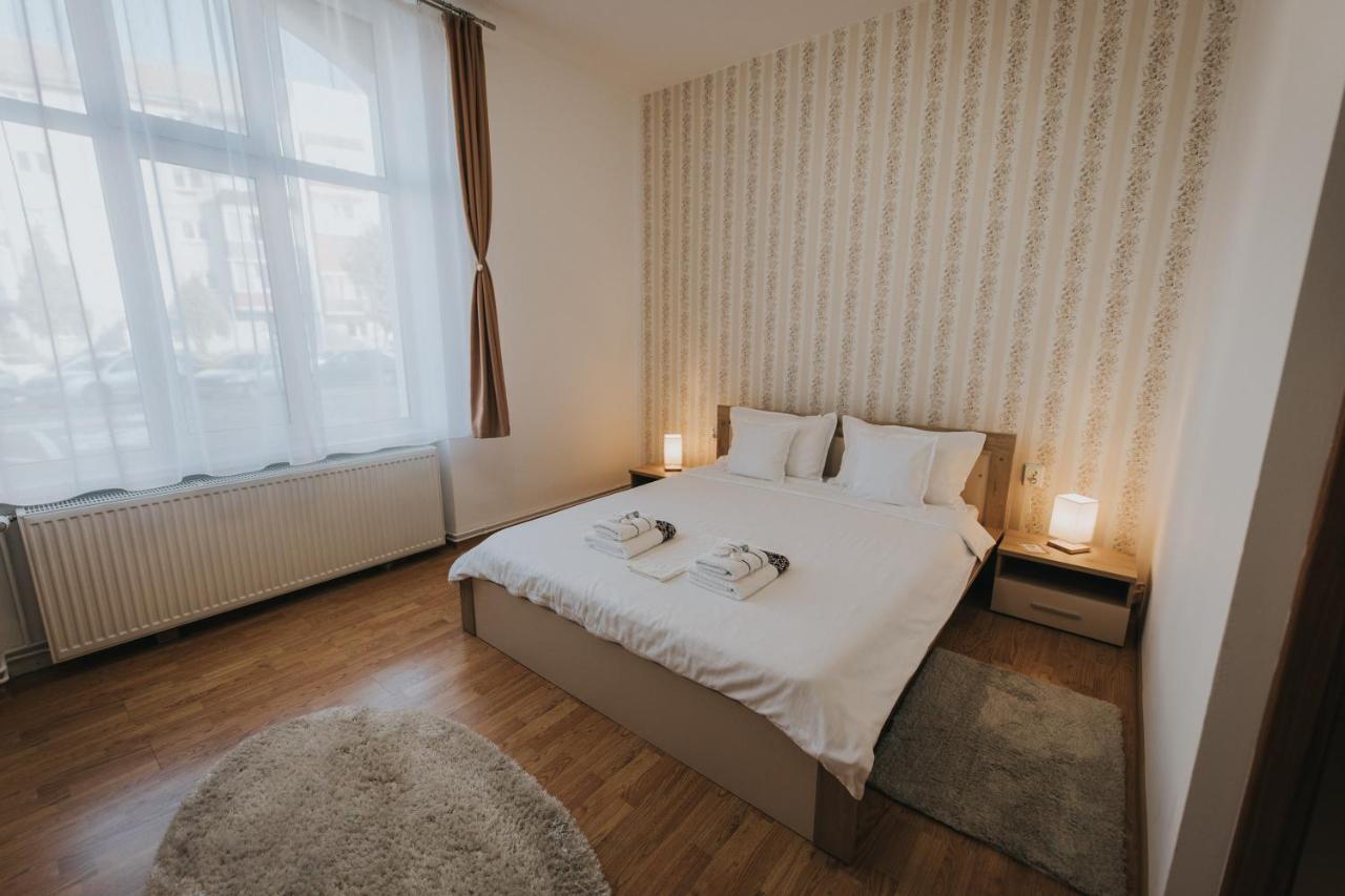 Gavri'S Classic Apartment Sibiu Bagian luar foto