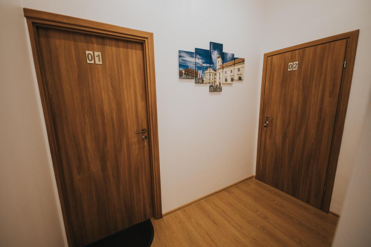 Gavri'S Classic Apartment Sibiu Bagian luar foto